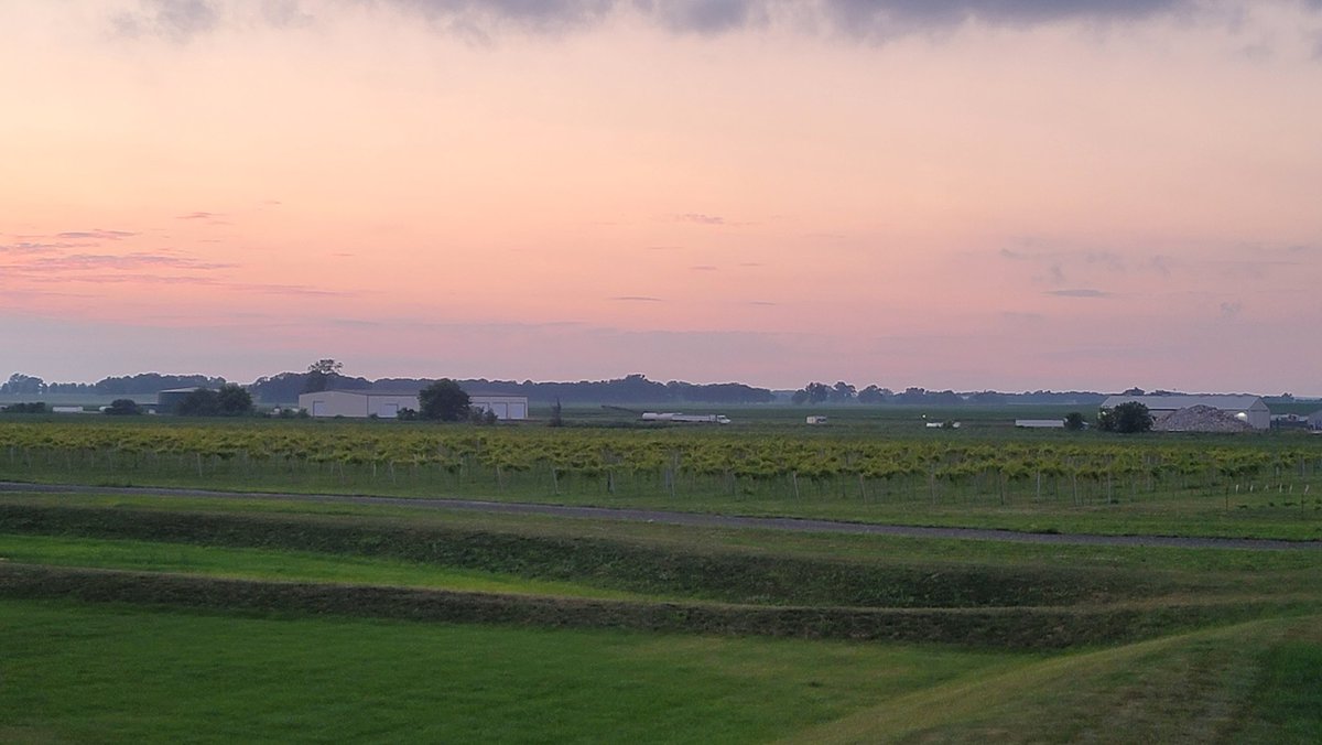 wanchay's tweet photo. #farm #land #dekalbcounty #photography #art #illinois #sunset #sunsetphotography #nft #NFTCommunity #nftphotography #artforsale #artstudent https://t.co/UCyN6SAX3e