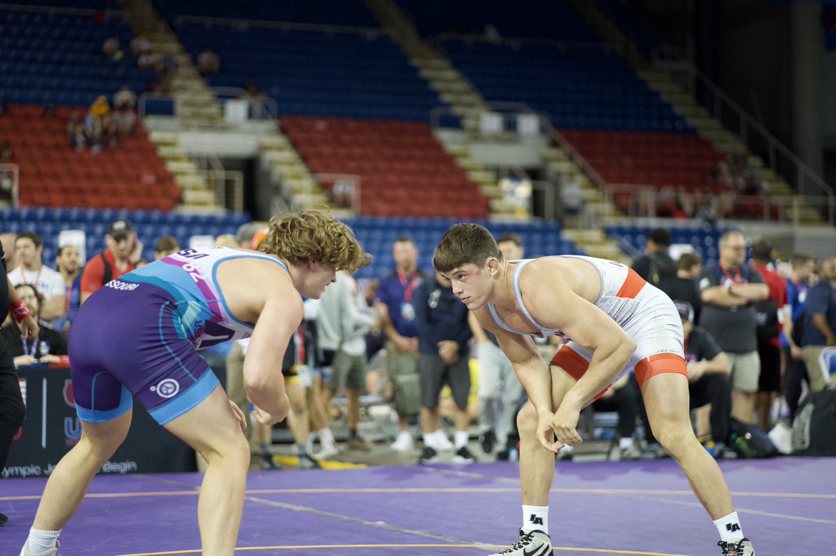 IAwrestle's tweet photo. Wyatt Voelker gets it done 7-0 to advance to semifinals. 

#IAhswr #Fargo22 https://t.co/DI3fblukVZ