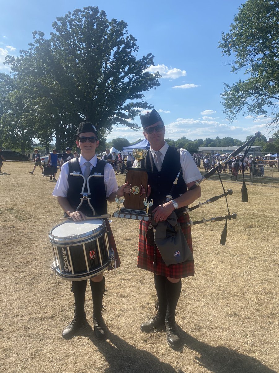 RRMPB's tweet image. Big win for the band at the @CambScotFest -  lotsa great solo results as well!!   #youth #pipeband #bagpipes #drum - next up is the @TheGHG 🎶 #toronto @TorontoPolice @TPAca
