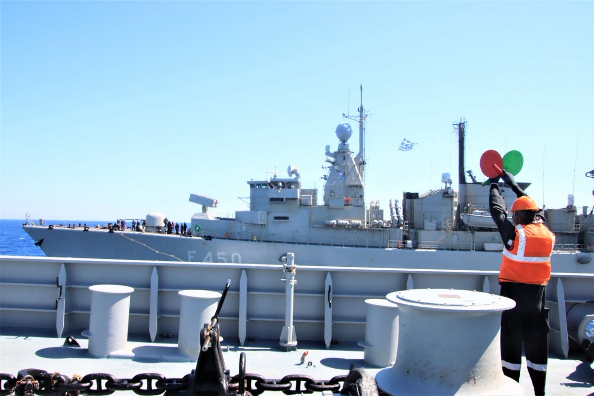 #IndianNavy's stealth frigate #INSTarkash & #HellenicNavy Kortenar class frigate Elli, engaged in #MaritimePartnershipExercise (MPX) on #16Jul 22. 
During the passage through #MediterraneanSea, Tarkash will also undertake MPX with navies of #Italy, #France & #Algeria.
@NavyGR