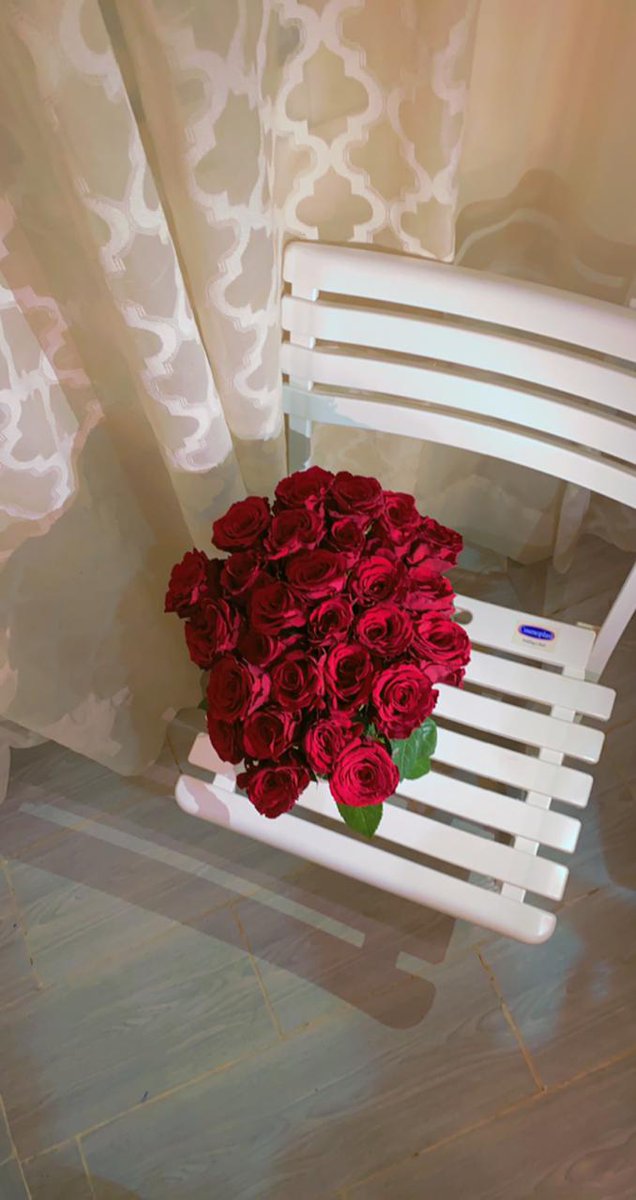 fsumiah's tweet photo. "لايَقطف الأُنسَ مَنْ فِي قَلبهِ حَسدٌ  مَنْ يُشبِهَ الوَرد يَنمُو حَولَهُ الوَردُ...." https://t.co/0tO4qnikQi