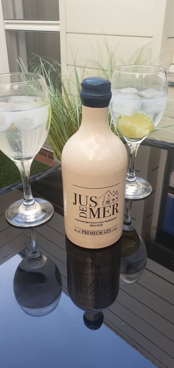 TamaOstach's tweet photo. 't Is nooit te warm voor een @JusDeMer gin. https://t.co/wQVVUOlLMb