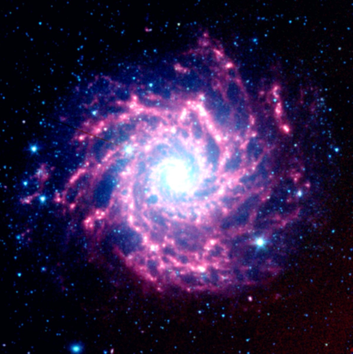 astropierre's tweet photo. Image 1 : la galaxie NGC 628 observée dans le domaine visible par Hubble

Image 2 : la même observée dans l'infrarouge par Sptzer

Image 3 : LA MEME OBSERVEE DANS L'INFRAROUGE PAR LE JAMES WEBB SPACE TELESCOPE NON MAIS REGARDE-MOI CA ! https://t.co/sAELJntIXs