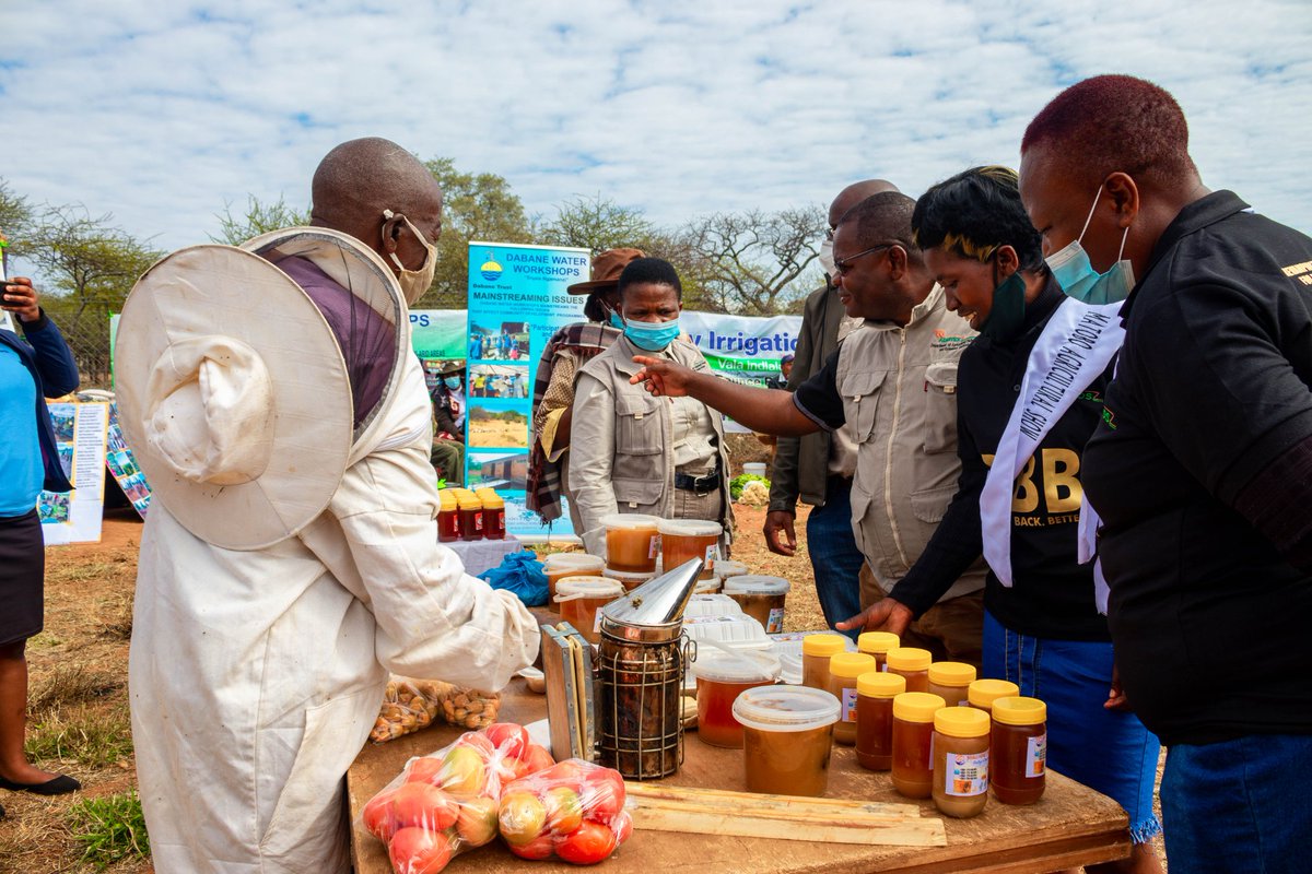 WHH_Zimbabwe's tweet photo. The Matobo District Agriculture Centre of Excellence (DACE) is one of Zimbabwe's leading🇿🇼 agri-skills &amp; research centres. Today, the centre successfully hosted the 2022 annual district agriculture show. The guest of honour was @AgritexS chief director Professor Obert Jiri. https://t.co/lY3uITWDMA