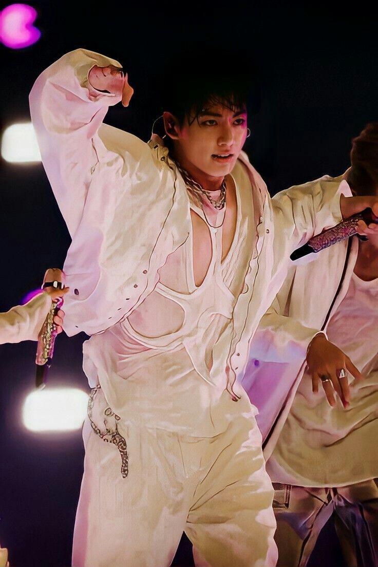JKWAIST97's tweet photo. JAW DROPPED https://t.co/hhxG54lmMp