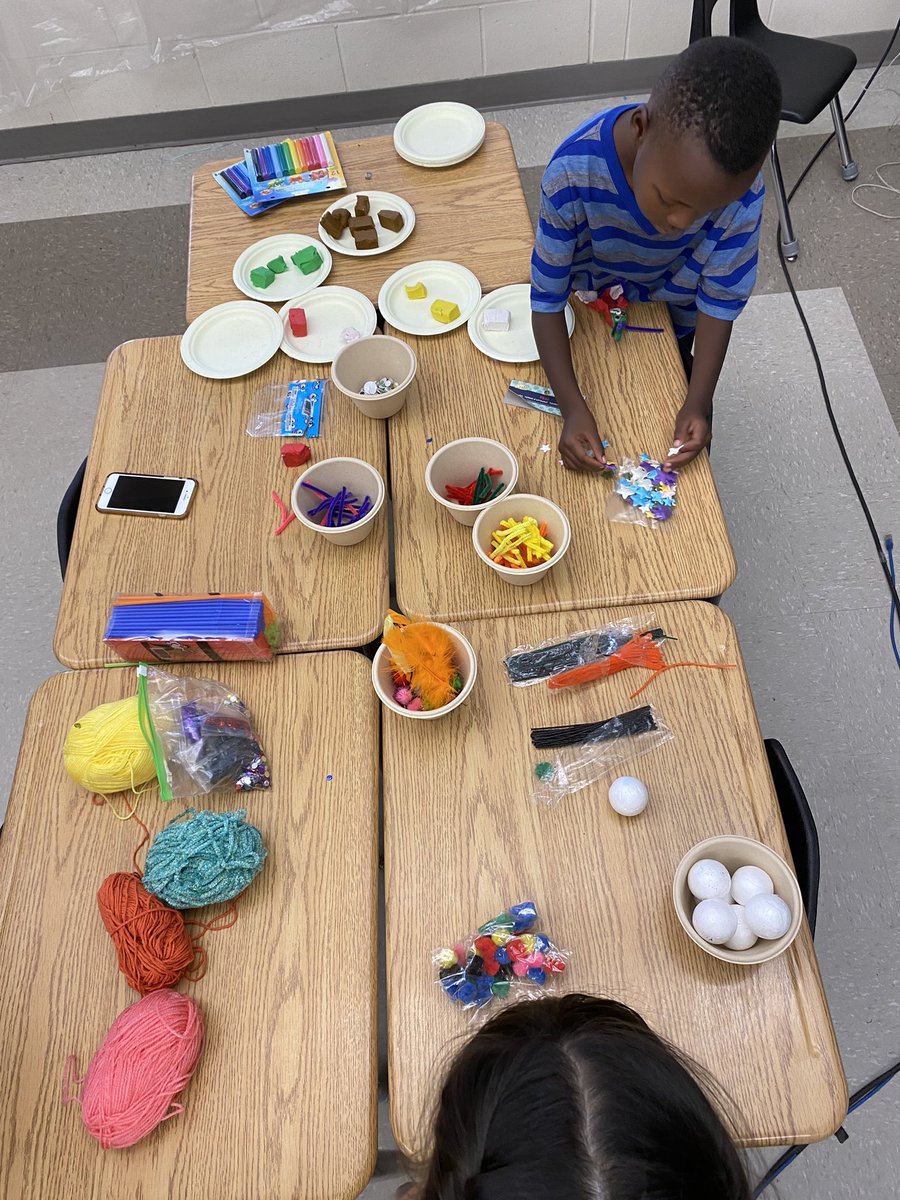 EJevdic's tweet photo. Making little desk creatures! The SK/1’s love STEAM activities 🧌 
#CampWonder @gecdsbpro #gecdsbslp2022 @ClaraHowitt @BethAdlam https://t.co/RlYSzDefVk