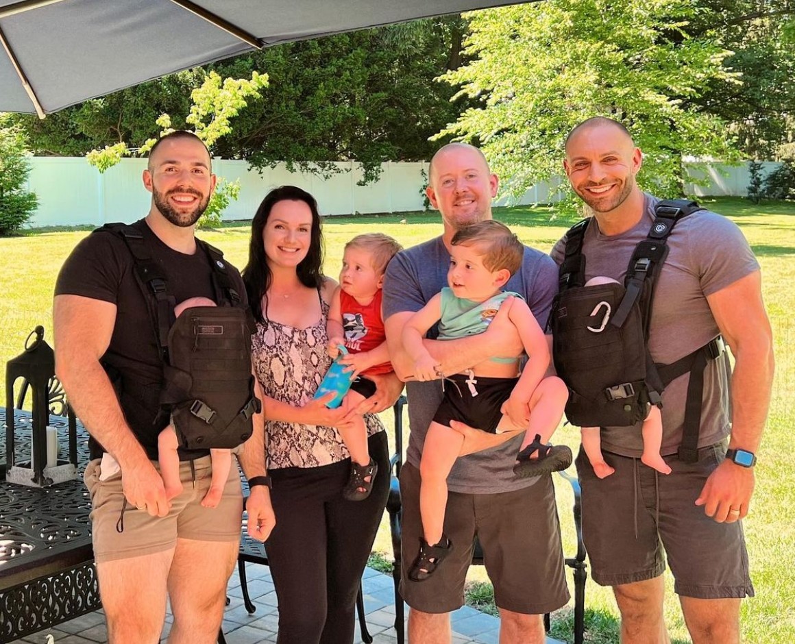 One happy family!!! 💪🏼 
.
📸 <a href="/porgiemoore/">George Moore</a> <a href="/msnaric/">Michael Snaric</a> 
.
#missioncritical #missioncriticalgear #babycarrier #cutebaby #dadlife #bonding #familytime #adventure #allinthedetails #dadgoals #dadsofinstagram #activedad #babywearing #dadlifeisthebestlife