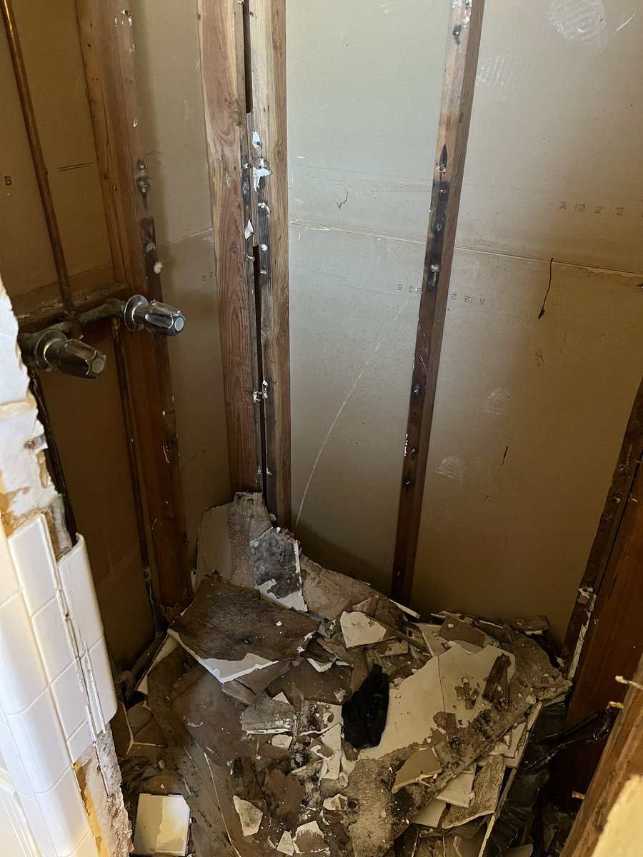 mattcstock's tweet photo. I’m not an expert, but I’m fairly confident that we’ve passed the point of no return. #homeownership #bleedingmoney https://t.co/7J8nl7mEyc