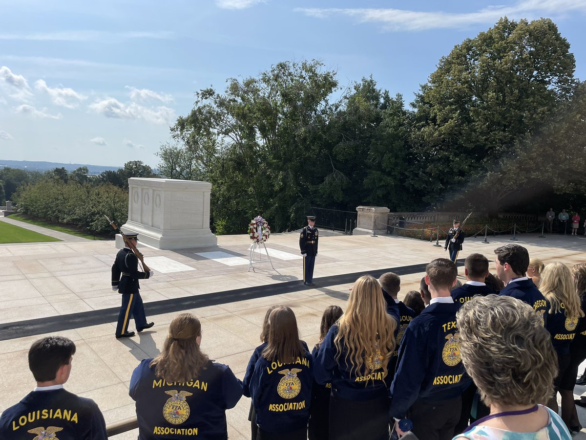 LouisianaFFA's tweet photo. The State Officers are representing Louisiana at the National FFA Summit in DC! We kicked things off today with a visit to Arlington National Cemetery. 🇺🇸 #elevatelaffa #stateofficersummit #laffa #nationalffa @LSUAgCenter @La_Believes https://t.co/4ajdD3WMPa
