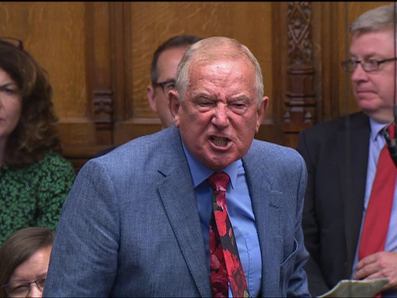 oppositejohn's tweet photo. This chap had the gall to bang on about โdignityโ in the #NoConfidenceVote debate #labour #fail #barrysheerman https://t.co/OZE4K2lWYW