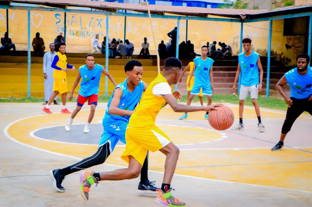 Dan_GuudC's tweet photo. SOSTA organization with the support of @Dan_GuudC  and @EU_in_Somalia  has started basketball sport tournaments in Awdal region. https://t.co/bYGglYtsWH