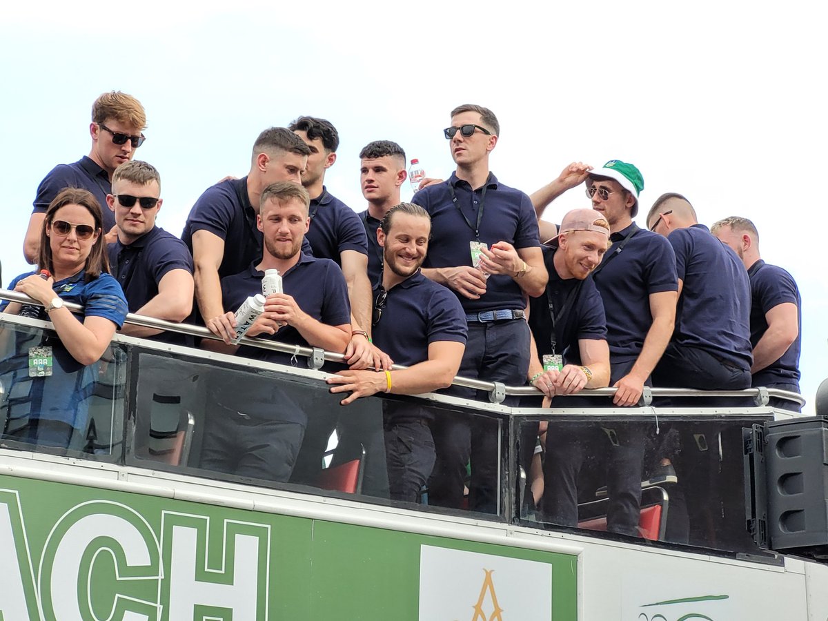 Vision2Optician's tweet image. Amazing Atmosphere in Limerick tonight! #vision2opticians #LuimneachAbú #3INAROW