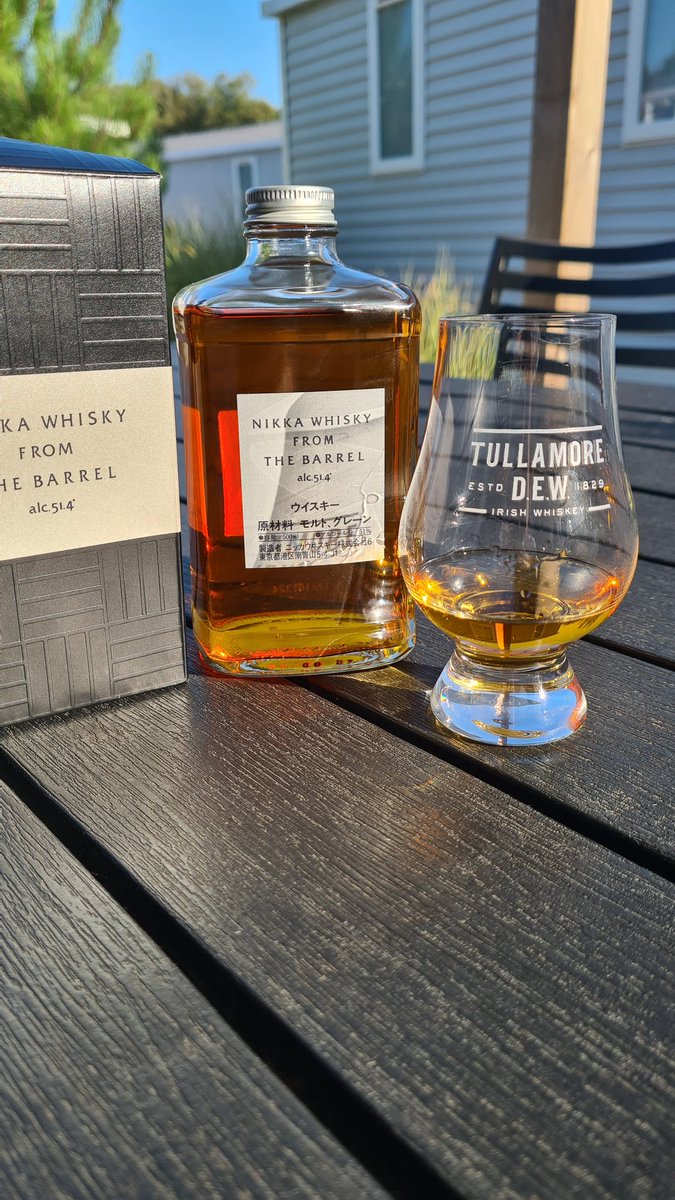 aidocooke's tweet photo. Bonjour from 40° France 🇫🇷.. a mixture of continents as we dip into this fully loaded Japenese taste bomb. A delight (albeit a strong one 51.4 ABV). €48 exceptional value. Au revoir 😎 https://t.co/rpazPeQRJq