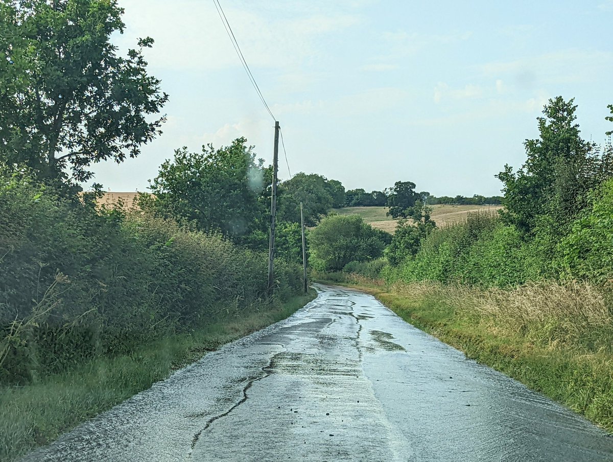 On the hottest day ever in Northamptonshire, our village (Eydon) has no water, forecast return has been put back from 6 to 10pm. 4th time this year: when will <a href="/thameswater/">Thames Water 💧</a> and <a href="/AnglianWater/">Anglian Water</a> replace instead of repair? 
Bottled water requested, but on a case by case basis.