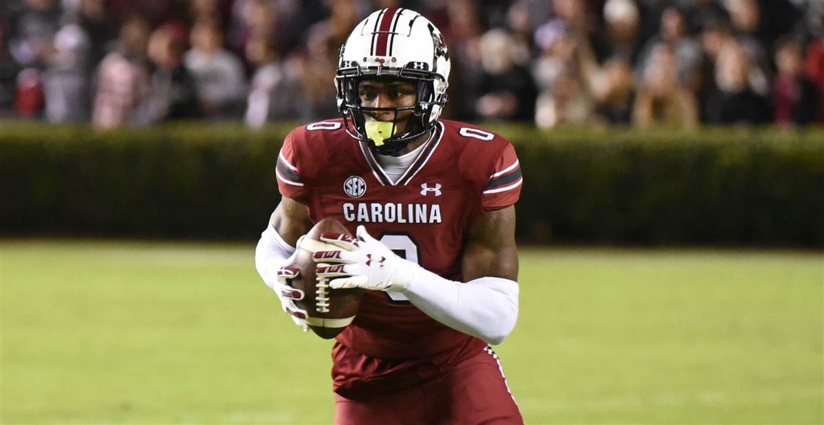 ● TE Spotlight ● Jaheim Bell - South Carolina • Bell is a Top 5 TE in #CFB in my opinion. He has the size & quickness to create nightmares for defenses. He's a big play threat who's caught 31 passes for 526 yards 5 TDs in his career averaging an outstanding 17 ypc 🔥