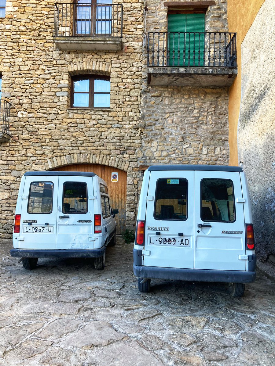 Nurialer's tweet photo. 😍 Lo autèntic: #Àger
#RenaultExpress #Montsec https://t.co/5VtjEMUau0