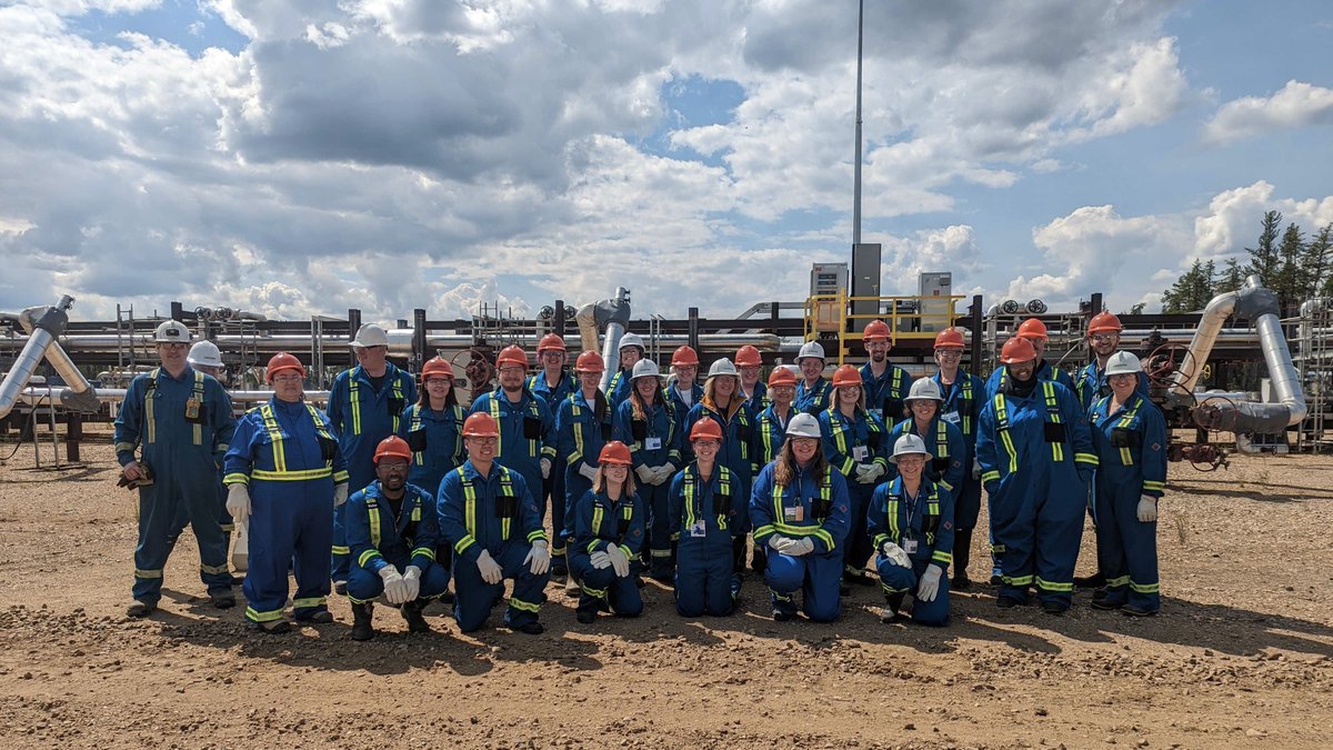 insideeducation's tweet photo. Many thanks to our hosts @cenovus for sharing their expertise on #SAGD in situ oil sands development, extraction and land reclamation. A great chance for our teachers to experience first-hand the process, science, technology, innovations and careers in energy. #InsidePD https://t.co/ckYqMQAUKd