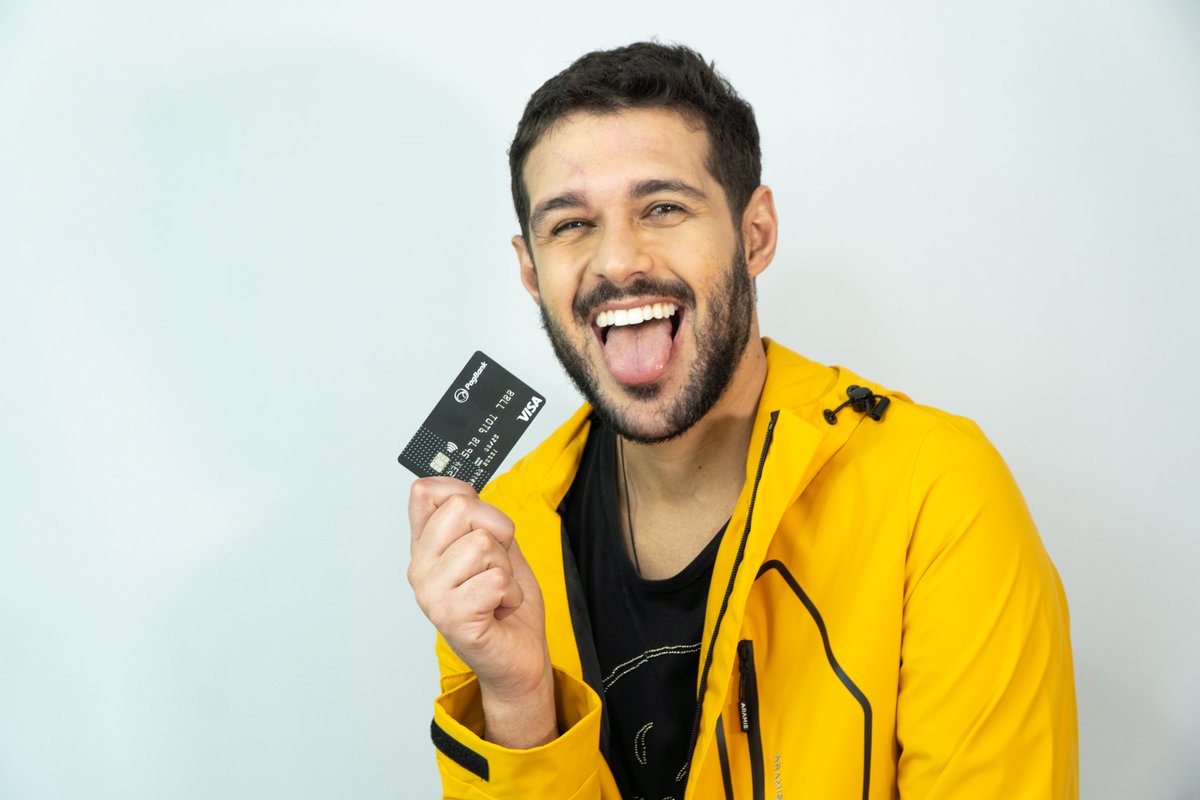 PagBank's tweet photo. A primeira #publi do @oficialmussi está garantida. Ele aproveitou e já fez o seu Cartão de Crédito com Limite Garantido no CDB. #PagSeguro #PagBank#CartãodeCrédito #PagMussi https://t.co/h0BByN22Y7