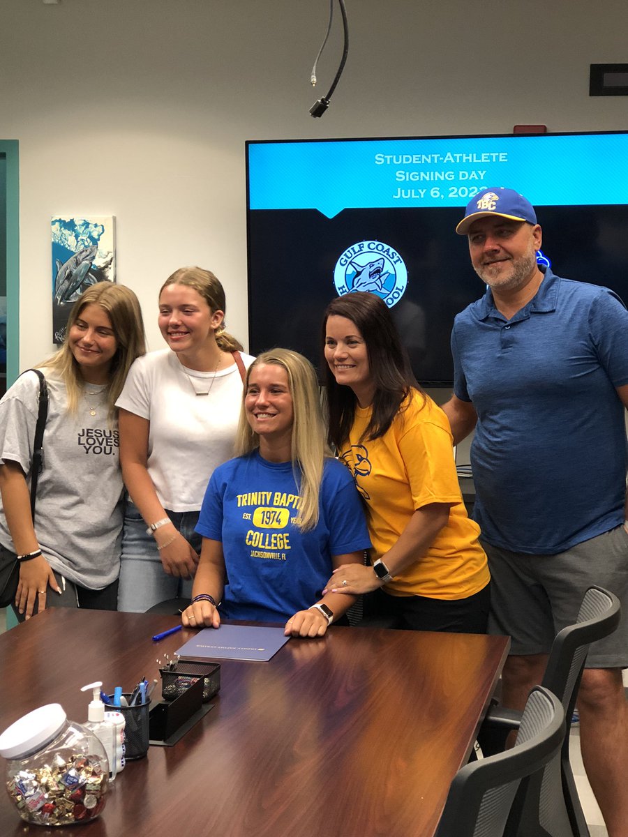 Had a special summer signing ceremony for <a href="/katia_bogun/">Katia Bogun</a> signing with @TBCeagles Proud of you Katia