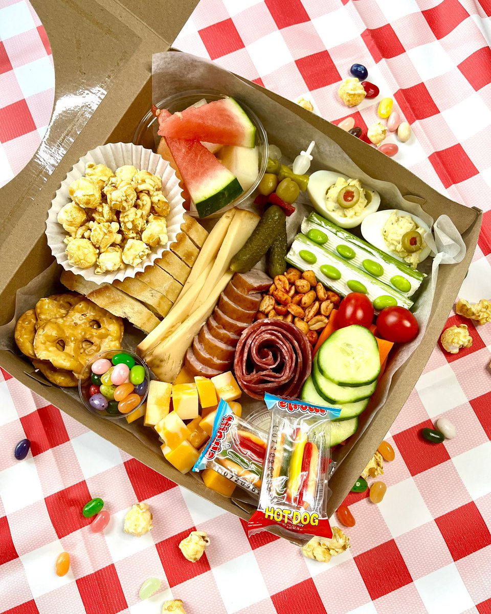 Summer’s here, let us pack a #picnic for you, #ottawa! ☀️🧺 All the classic seasonal treats, prepared just for you! 😎 The Summer Picnic box is only here for July and August. Order online at goodgrazes.ca/summerpicnic