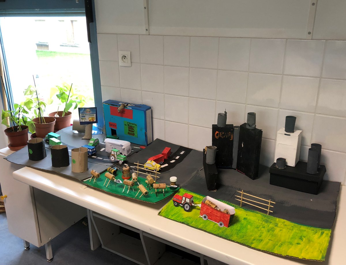 🏆Hier, l’école de #Brécé a remporté le concours Carbone Scol'ERE !
👉Lancé en France en 2020 par <a href="/LeoLagrange/">Fédération Léo Lagrange</a>, ce programme #éducatif aborde des thème liés à la #transitionénergérique🚗🚲🍽🌳
Un grand bravo à eux !
+ d'infos sur le programme ici👉 urlz.fr/iJYe