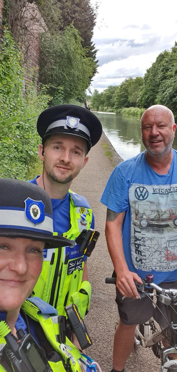 YardleyWMP's tweet photo. Lots of positive comments from cyclists commuting along our canal system this evening #makingyouawareofpossiblerobberies #opguardian #letsbeaware🚴♂️🚴♂️👮🏼♀️👮♂️👊🦆🚴♂️🚴♂️ https://t.co/h4AJFHFumJ