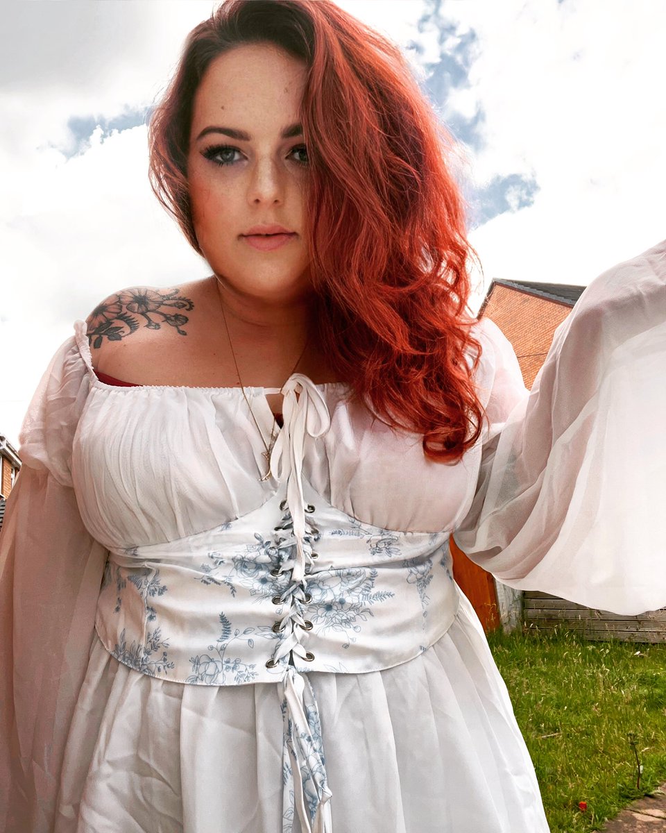 gg_namjoon's tweet photo. @ShopCider making me feel like a princess again 😍
#summerdress
#cidergang
#ciderhaul
#cidercurve
#plussize
#plussizefashion
#plussizemodel
#plussizeblogger
#plussizestyle
#plussizefashionblogger
#plussizeuk
#curvyfashion
#curvyblogger
#curvyconfidence
#curvyandproud https://t.co/lHGHCSI45D