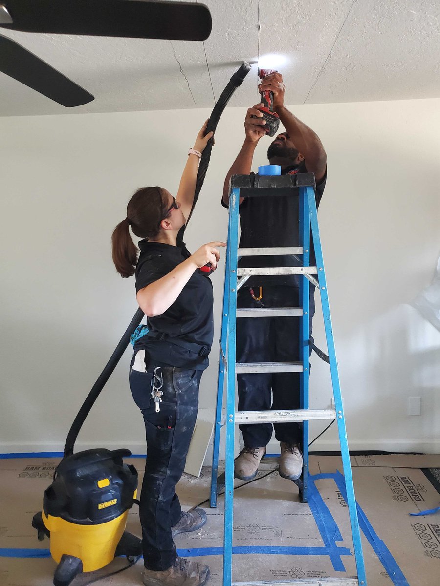 RobinsPlumbing's tweet photo. It's never fun to have your home repiped, It requires opening up your walls and ceilings to access your hidden water lines. But we make sure to treat your home like a castle!
#localfirstaz #plumber #phoenixplumber #glendaleplumber #scottsdaleplumber #tempeplumber #mesaplumber https://t.co/JcWYD6NDKH