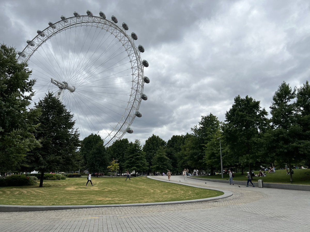 journeysndesign's tweet photo. Urban design gives permission to play - fun today at @festivalofplace and before at Jubilee Gardens &amp; Waterloo Green with @TimberplayLtd - Gold standard chat with Beth, Charlie, special thanks to @Timberplay_Mark #design #designthinking #urbandesign #designforplay https://t.co/nqR4QrZjUT