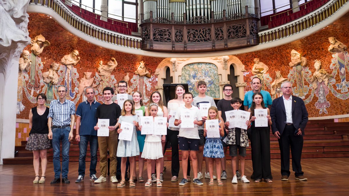 Conserv_Cervera's tweet photo. Entrega de diplomes i audició dels guanyadors/es del concurs #tuhitoques, organitzat per @mariacanals_bcn, al @palaumusicacat.

Una magnífica experiència! Moltes gràcies per tot! 🖤🎹

📸 Jordi Ros

...
#mariacanals #barcelona #piano #johitoco #música https://t.co/jSb5IkkrVY