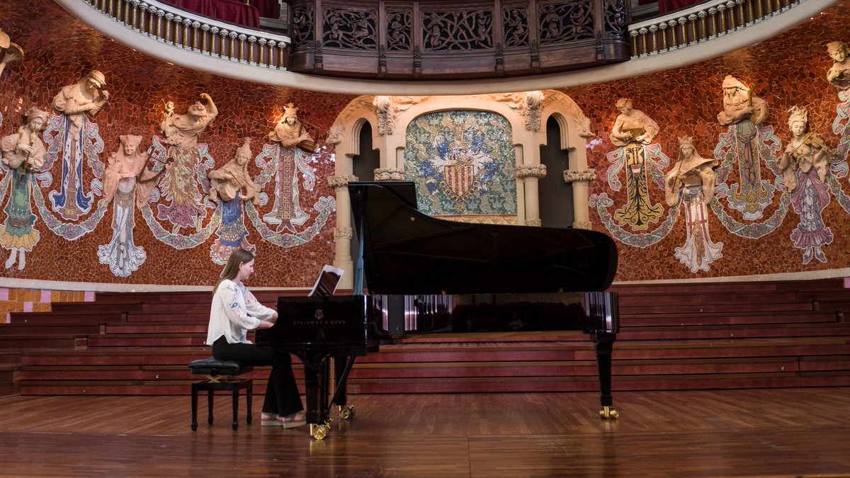Conserv_Cervera's tweet photo. Entrega de diplomes i audició dels guanyadors/es del concurs #tuhitoques, organitzat per @mariacanals_bcn, al @palaumusicacat.

Una magnífica experiència! Moltes gràcies per tot! 🖤🎹

📸 Jordi Ros

...
#mariacanals #barcelona #piano #johitoco #música https://t.co/jSb5IkkrVY