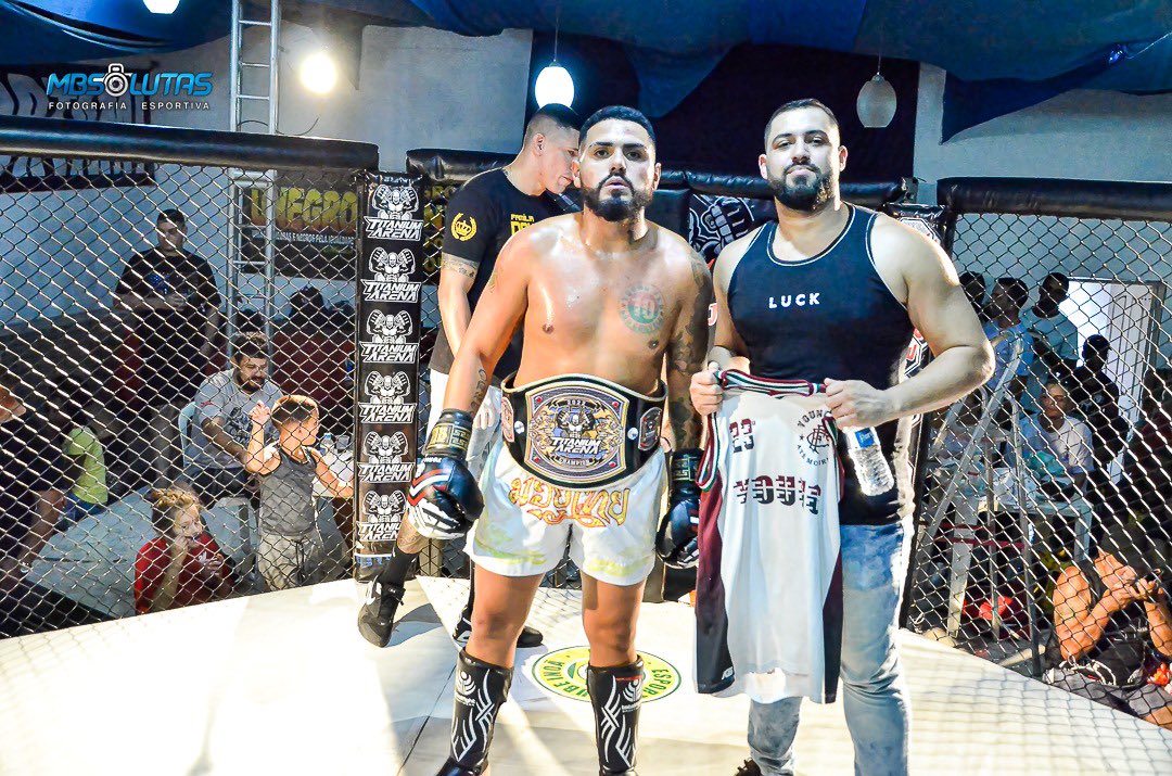 ChatinhoRogerio's tweet photo. Com cartel de 5/2 Rafael Loreti torna-se campeão do Titanium arena .
Uma honra ser seu professor e amigo pessoal, parabéns pela resiliência e acreditar no meu trabalho lá trás no início de tudo !!!
🇮🇹✅🥋

“TERROR DO RJ” https://t.co/bCmWdhV3Cr