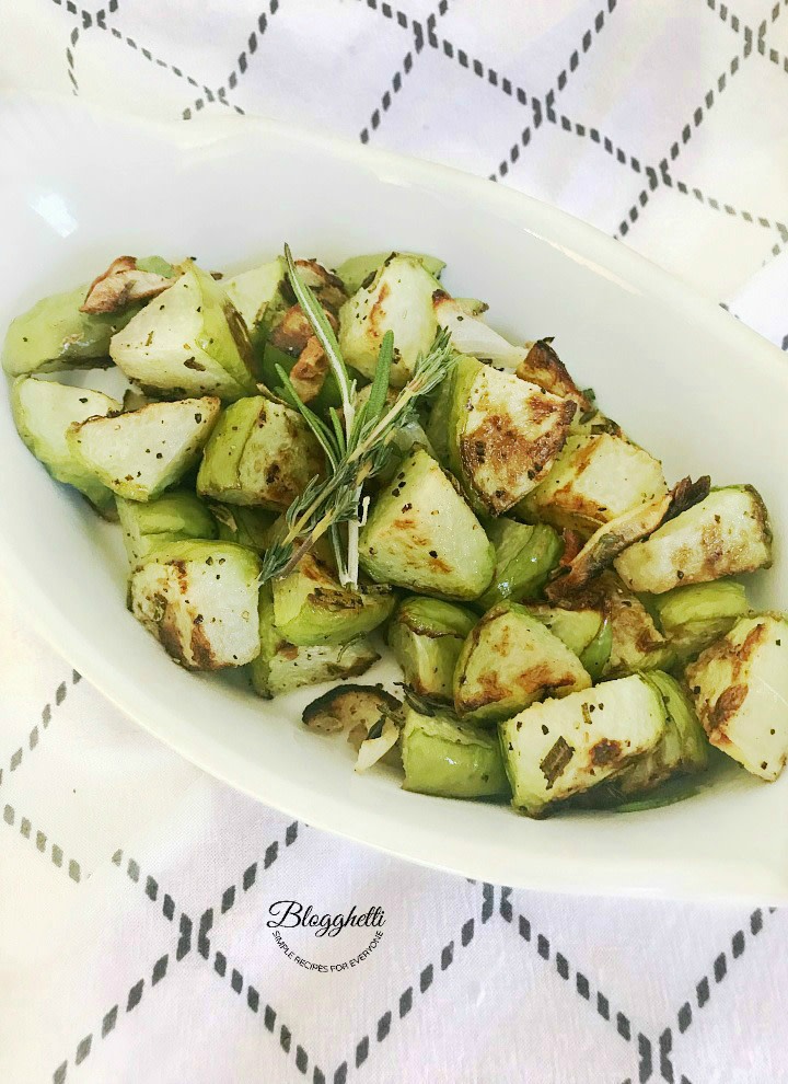 Blogghetti's tweet photo. Serve this delicate mild-tasting squash side dish with your next dinner. Roasted Chayote Squash with Herbs is an easy dish to make! #chayote #squash #herbs #freakyfruits #melissasproduce https://t.co/mGHCISLT1e https://t.co/u3V2SMY9VR
