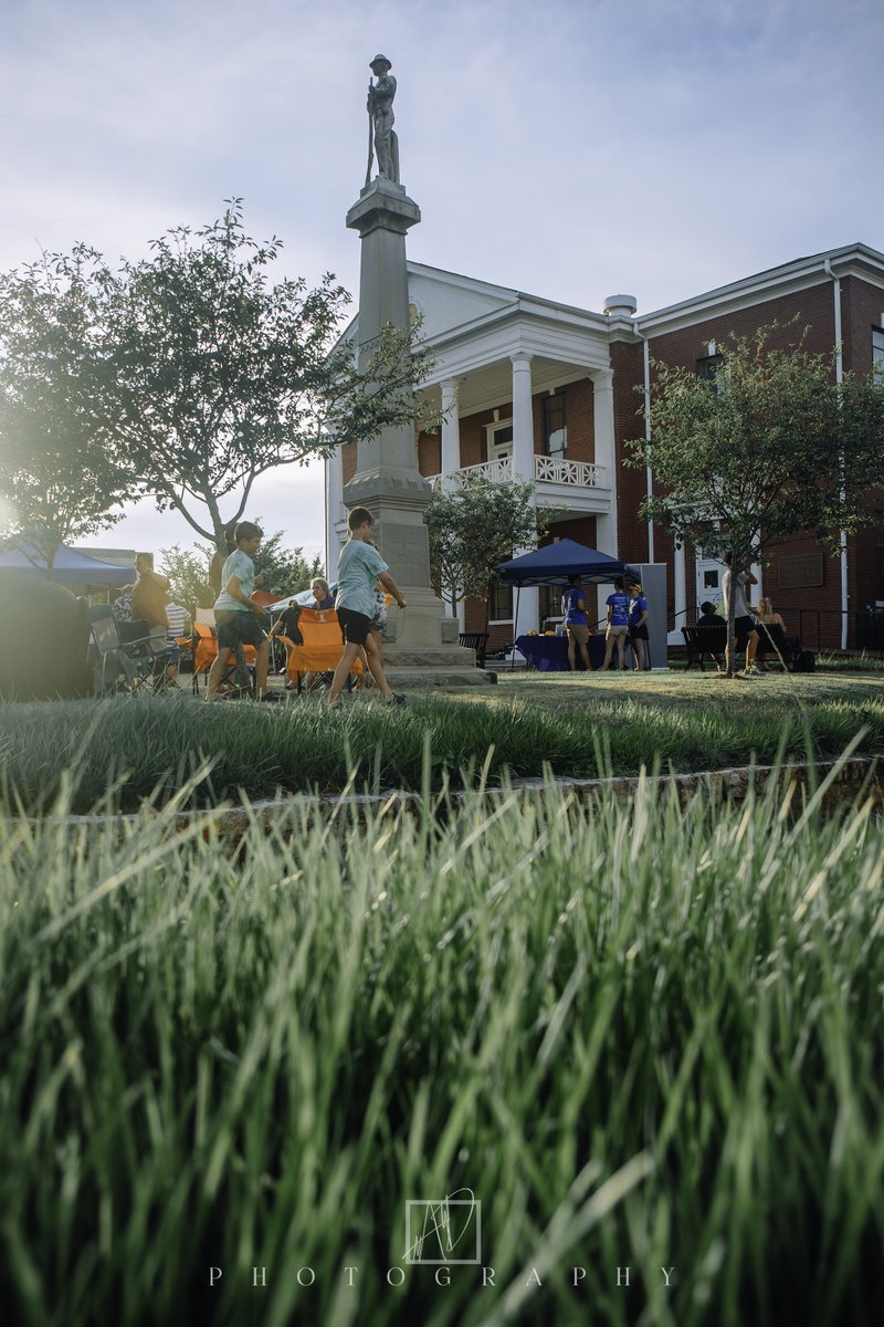 AD_Pixels's tweet photo. Went out this weekend to capture some event photos in Uptown @Visit_MHC -love getting out there and photographing my little town. #photography #MartinsvilleVA https://t.co/9j1TfpySlU