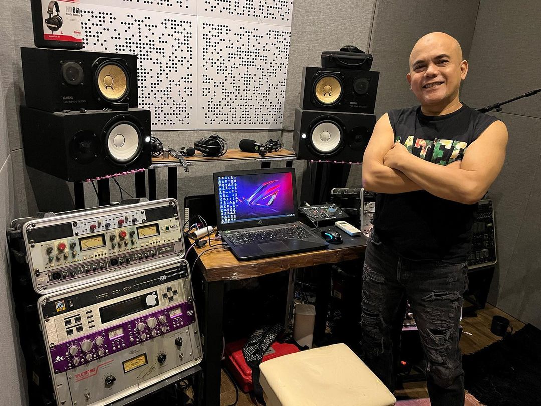 iamnotfussed's tweet photo. Smashing Pumpkins' Billy Corgan has revealed that the band have finished their next album https://t.co/0XMLqxuPeR