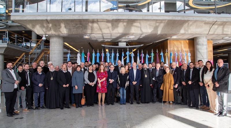 El presidente de FAIE pastor Leonardo Schindler participó, junto a otros líderes religiosos, hoy 5 de julio de un almuerzo de camaradería con el Jefe de Gobierno de CABA

bit.ly/3nGRBmf