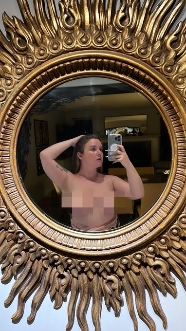 ⬅️ or ➡️ https://t.co/R9v8DLHXxP<a href="/tag/onlyfans"class="tags"><span>#onlyfans</span></a>