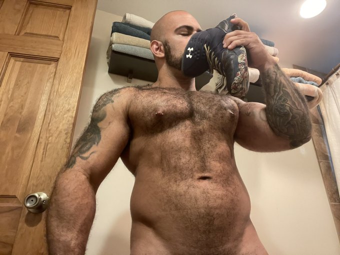 The secret to sticking with a workout routine? Enjoying the little things 😈👟 #muscleboy #musclepup #Sneakers<a href="/tag/workout"class="tags"><span>#workout</span></a><a href="/tag/muscle"class="tags"><span>#muscle</span></a><a href="/tag/pup"class="tags"><span>#pup</span></a><a href="/tag/ripe"class="tags"><span>#ripe</span></a><a href="/tag/bear"class="tags"><span>#bear</span></a><a href="/tag/sneakers"class="tags"><span>#sneakers</span></a><a href="/tag/sniff"class="tags"><span>#sniff</span></a>