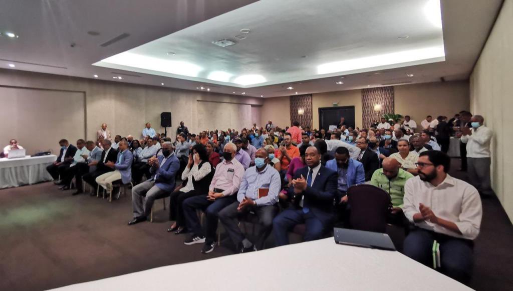 margaritacdf's tweet photo. Gracias al extraordinario equipo de Enlaces y Coordinadores Territoriales y Electorales que hoy realizaron una Asamblea de Evaluación de nuestro plan electoral.

¡Trabajamos unidos, con fe y pasión para que el @PLDenlinea vuelva a dirigir los destinos de la nación! 

#Vota5 🌼 https://t.co/6sj7KJpJM0
