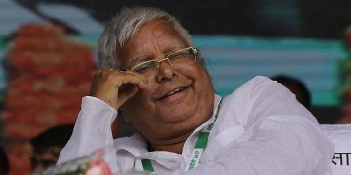 Roflrajshri's tweet photo. ऐ दिल्ली तू कितना खुशनशीब है_
आज तेरे दर पे करोड़ों मजलूमों का चांद आया है!
हे महादेव हिफाजत करना..🙏 https://t.co/JZGT9dAz4M