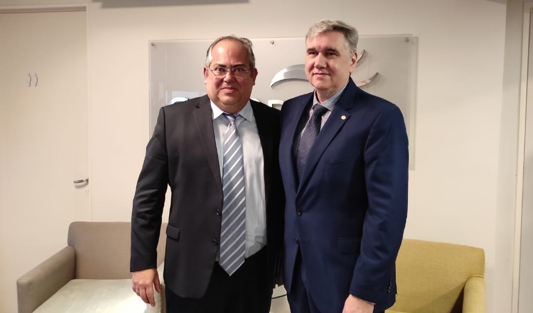 CAMBRASoficial's tweet photo. Relación Argentina-Brasil de cara al 2023 🇧🇷🇦🇷

@welberbarral1, ex secretario de Comercio Exterior del Brasil, y @segregustavo, analista internacional para La Nación+, conversaron acerca de la política de comercio exterior y las próximas elecciones brasileñas.

#CAMBRAS https://t.co/4bJJ7jmjNW