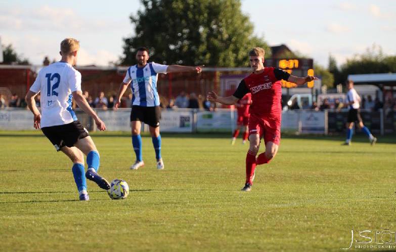 alportfc's tweet photo. PHOTOS FROM LAST NIGHT🔴⚪️⚽️

Photos from last nights friendly against @ChesterFC courtesy of our photographer Joe Sheridan from JS Photography, are now up on our website to view #WeAreAlport #TalentedPhotographer

Link➡️https://t.co/y2NxWxREAi https://t.co/HKGuBE3TXY