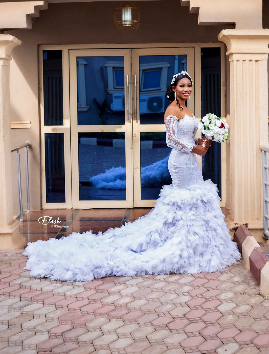Jay_Elf_em's tweet photo. This 2in 1 wedding Dress made by me.
Visit us at
 c353 Nepa shopping mall Akure 
@Jay_Elf_em 
@adeleye_temmie @AkureBuynSell @AkureUp @AkureHowFar @AKURECITY https://t.co/7EEtiV9ys4