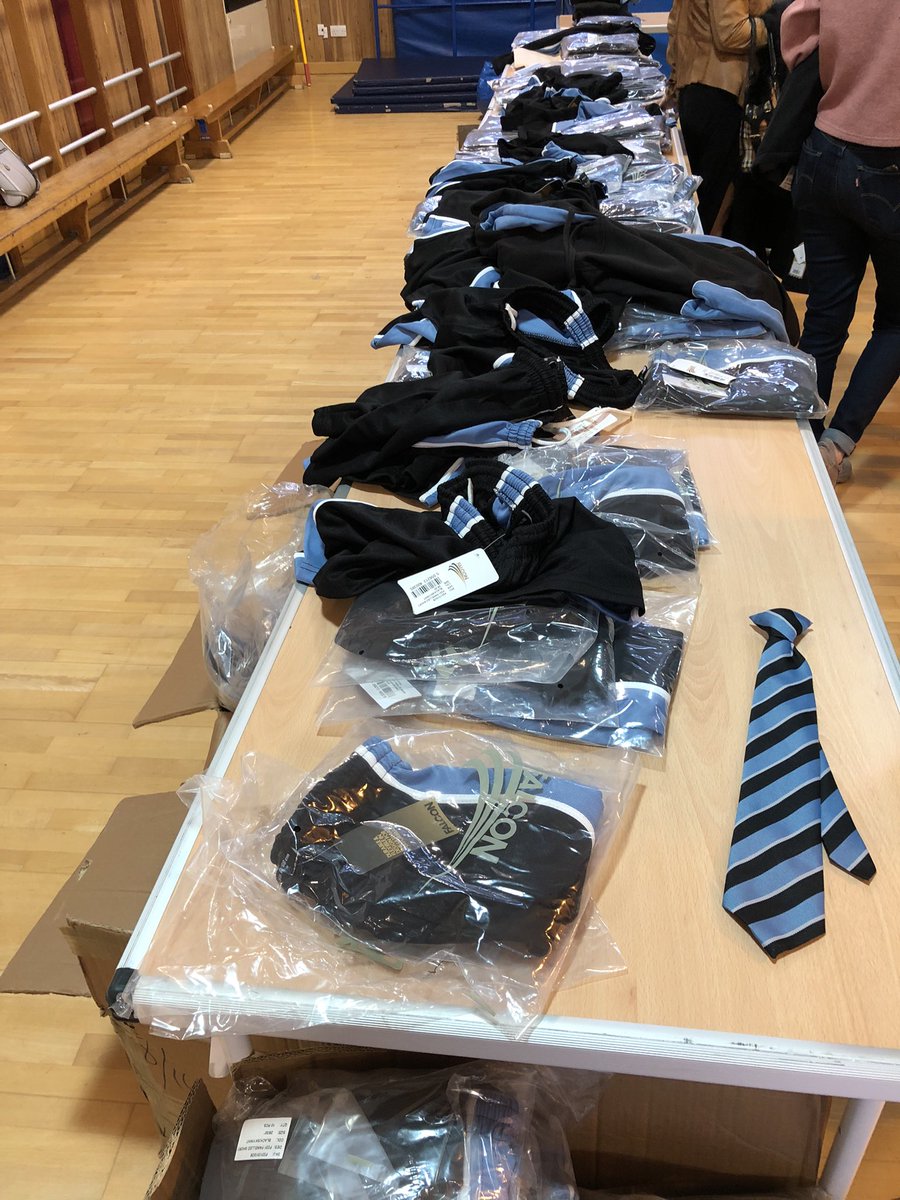 CroftonAcademy's tweet photo. Lovely to welcome Y6 pupils again and their parents & carers to the transition event this evening where they met school staff, checked out uniform sales and Y6 received their new tie for Sept #WeAreCrofton #excitedforSeptember #Year6Transition https://t.co/xOzWXAbjUP