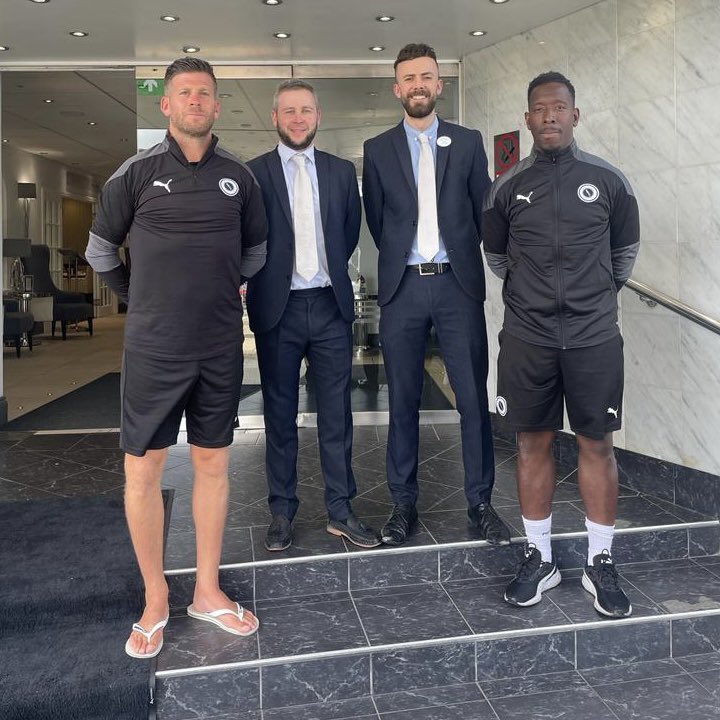 🤝 The Club wishes to thank @brendhotels for their magnificent hospitality during our stay with them during the team’s training camp in Devon this week

Special thanks the Club’s good friend John Brend, his son’s Matt and Max, and their incredible staff!

#WeAreTheWood