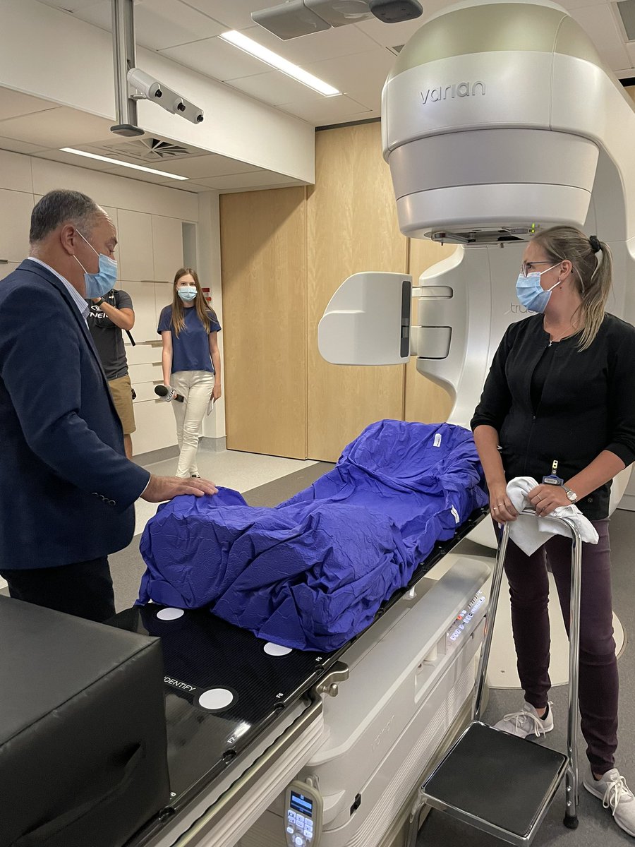 cdube2026's tweet photo. Très belle visite ajd au centre intégré de cancérologie de Québec ouvert le 17 mai dernier. Il s’agit du plus grand centre de cancérologie au Québec et parmi les plus grands au Canada. Un bel exemple de modernité qui peut se comparer à ce qui se fait de mieux dans le monde. https://t.co/OWQIHmsmwU