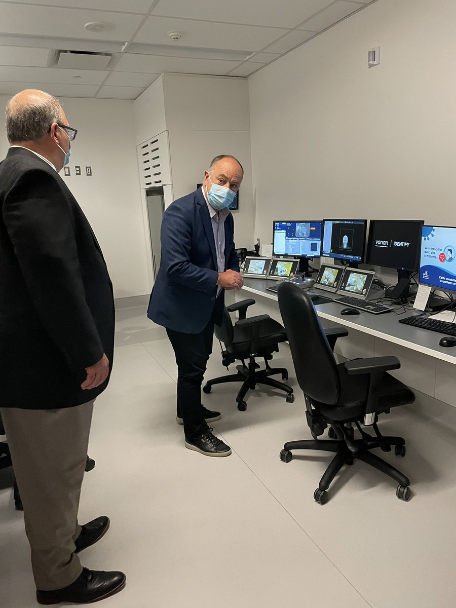 cdube2026's tweet photo. Très belle visite ajd au centre intégré de cancérologie de Québec ouvert le 17 mai dernier. Il s’agit du plus grand centre de cancérologie au Québec et parmi les plus grands au Canada. Un bel exemple de modernité qui peut se comparer à ce qui se fait de mieux dans le monde. https://t.co/OWQIHmsmwU