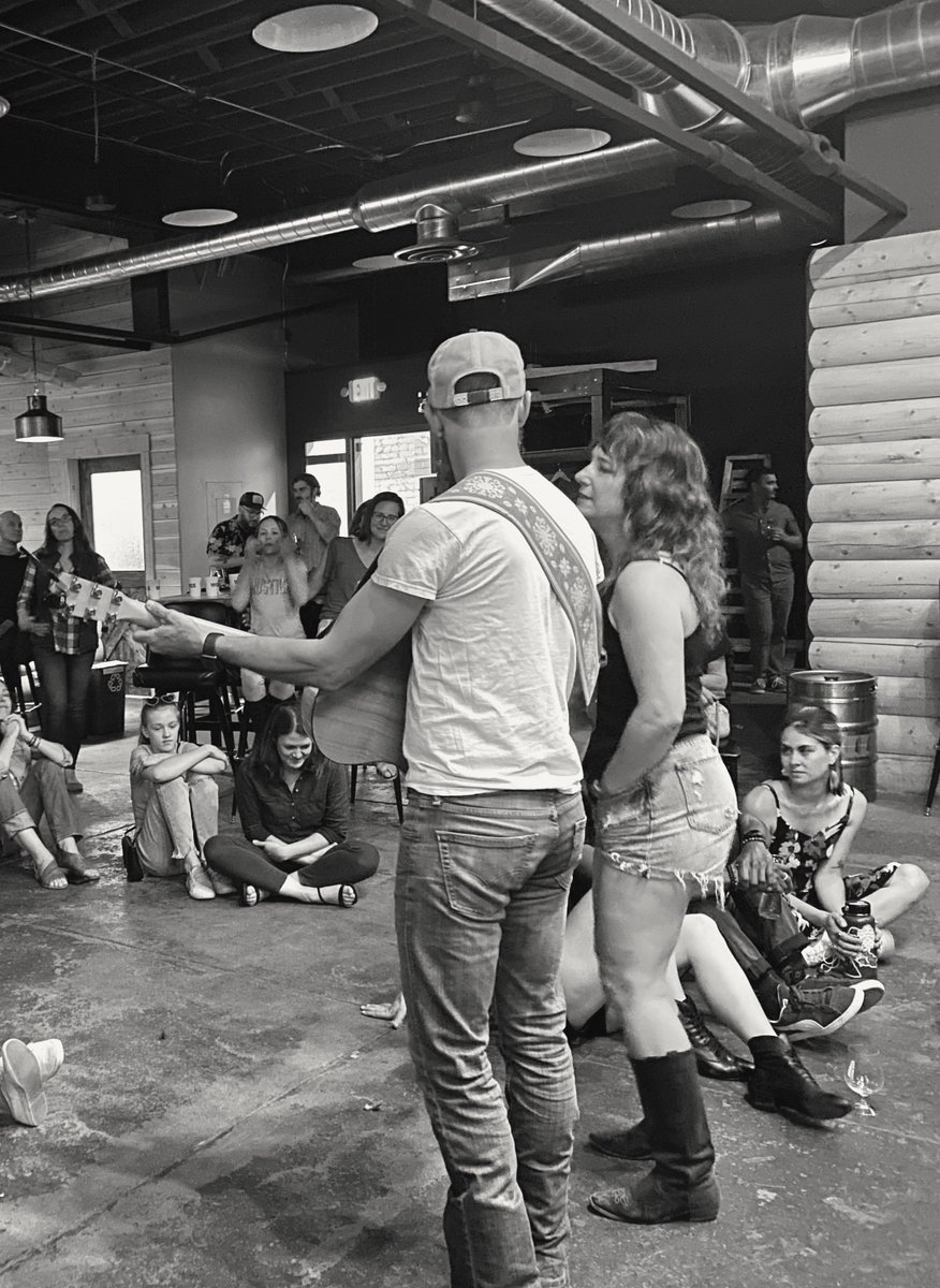 that time that we took off our first outfit and had other clothes on underneath and then we went out into the crowd to sing that cover song and our kids watched and the crowd got quiet and then....things got crazy....
#music #concerts #concert #live