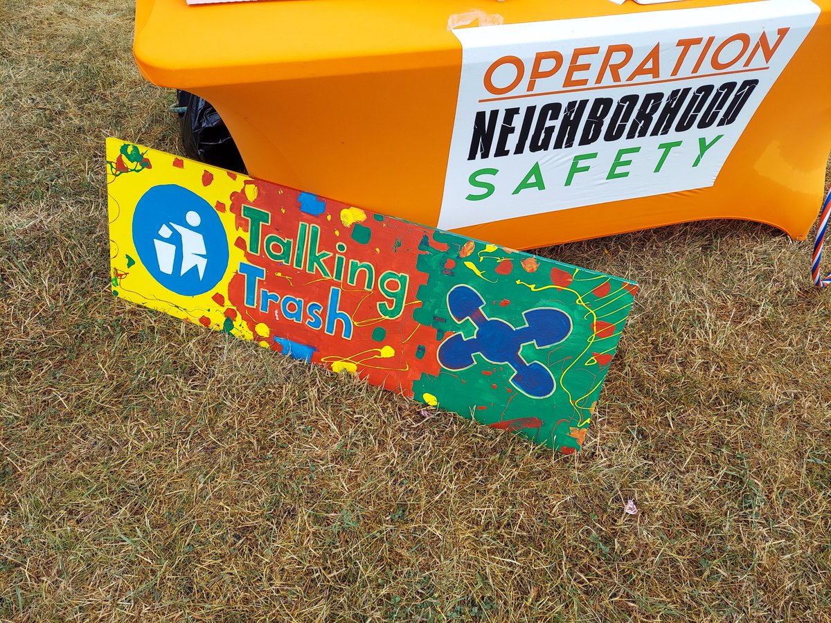 ONS_Chicago's tweet photo. 🙏🏿 South Shore Works for the Light Up event this July 4.  An amazing laser light show, movie, music and food for our families! Special thanks to June Norfleet of Talking Trash for all of her coordination, organization and troubleshooting! https://t.co/xdCDJoXflb