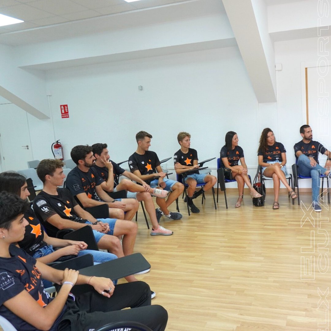 deportes_elche's tweet photo. El regidor d'Esports Vicente Alberola ha rebut avui diversos integrants de La 208 Triatló Club, que han aconseguit triomfs importants aquest últim any. 

#elx #elche #elxciutatdesports #trialtlon https://t.co/clS7WPGfGg